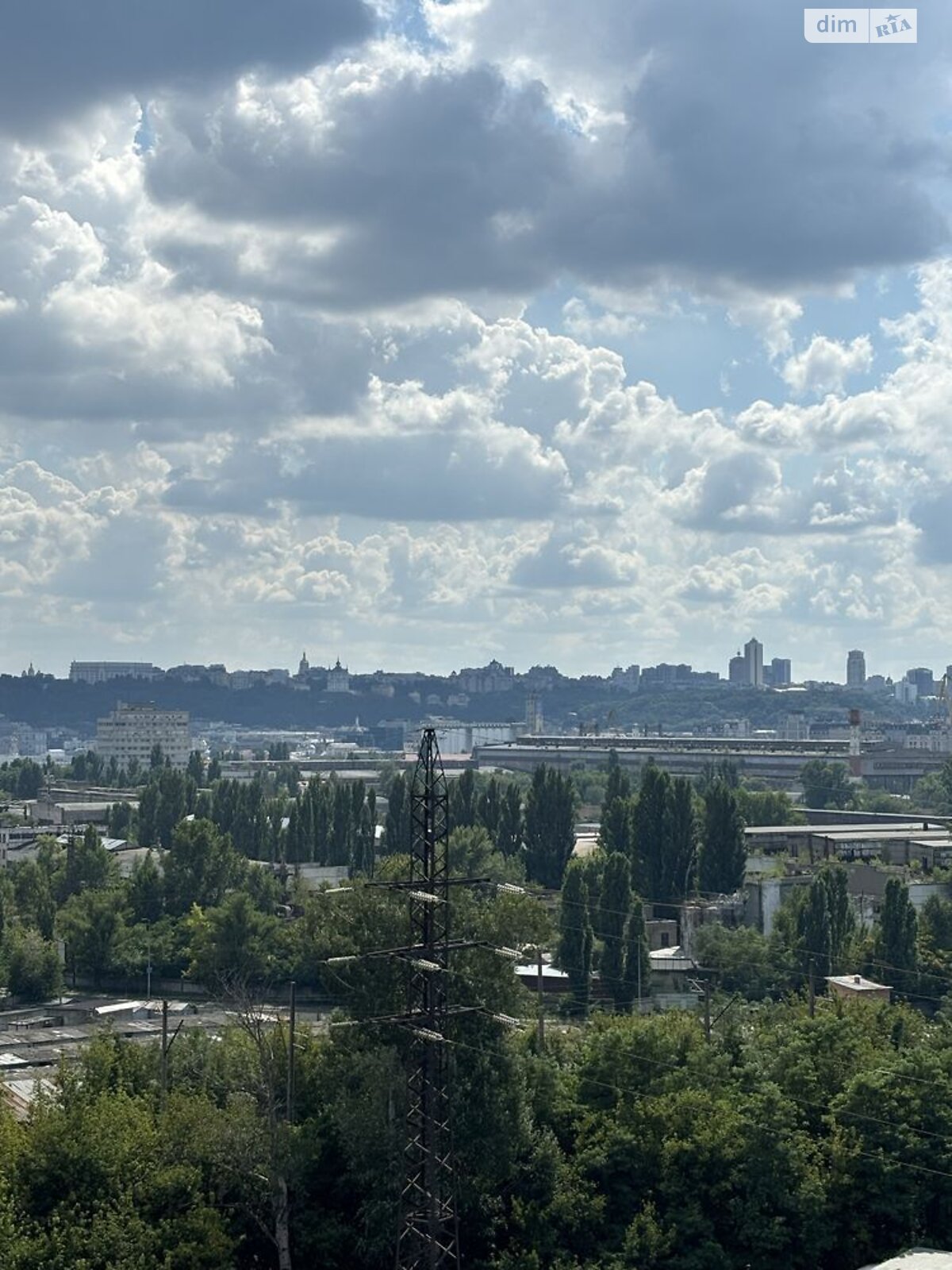 One-bedroom apartment in business-class house with Podol view