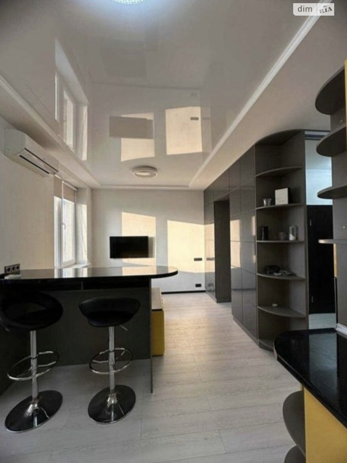 Spacious 1-bedroom apartment in Mikhailovsky Complex with full renovation