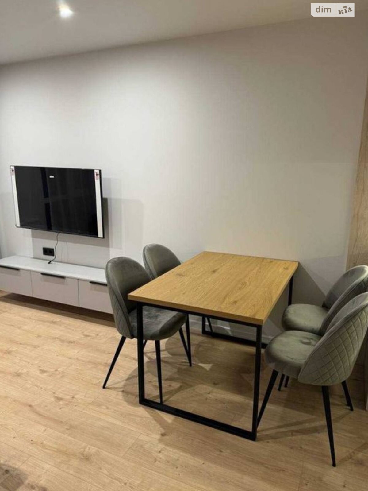 1-Bedroom Apartment with Designer Renovation in Elite Residential Complex
