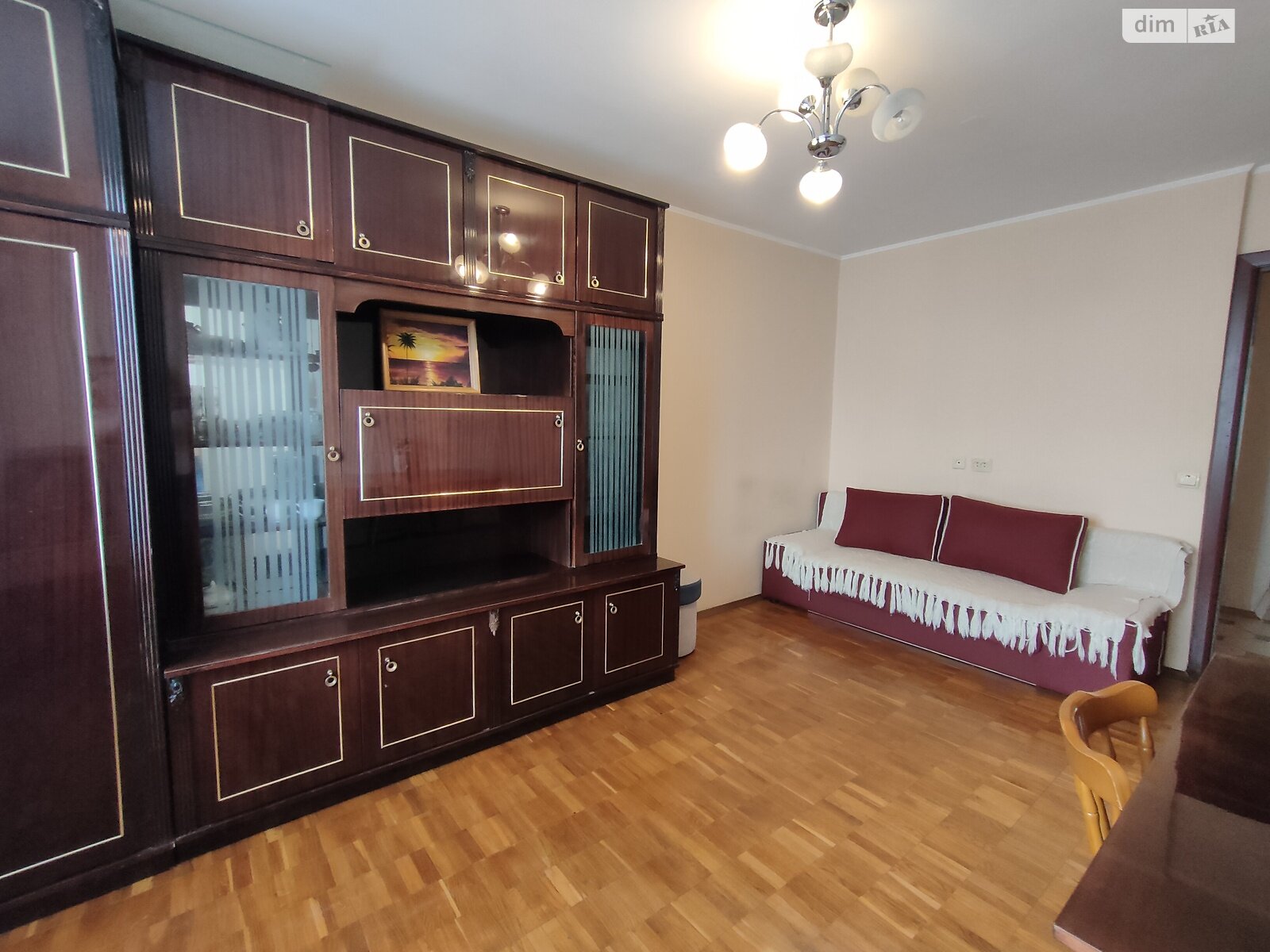 3-Room Apartment in Svyatoshin District, Yuzhnaya Borshchagovka