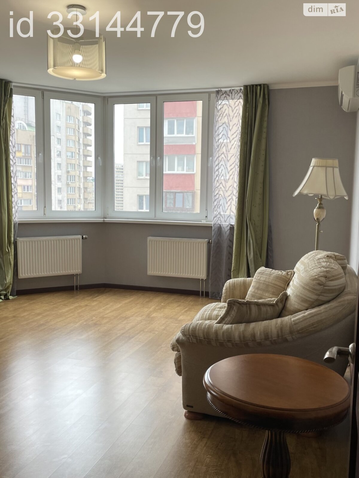 Spacious 80 sq.m. apartment near Osokорки metro, fully furnished