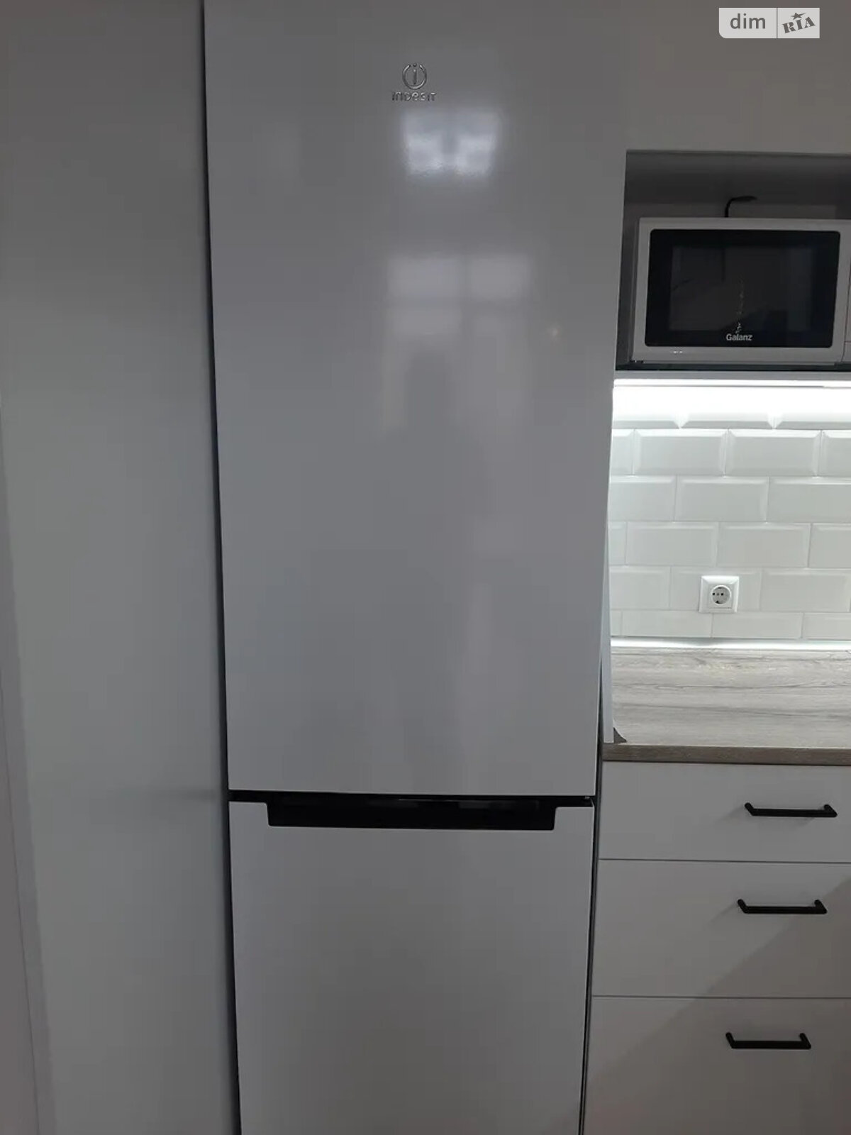 2-Room Apartment in Khmelnytskyi Residential Complex, Left Bank