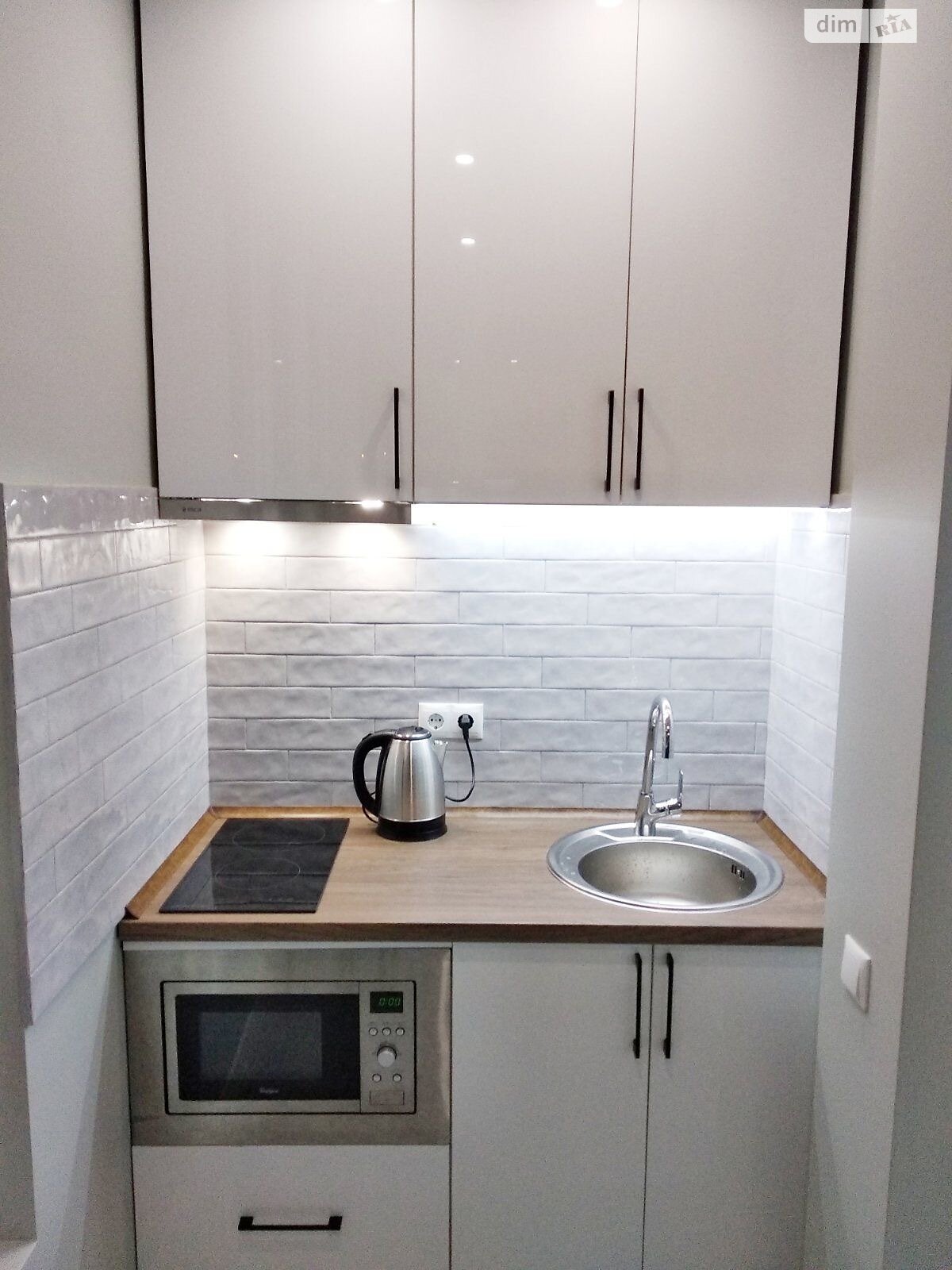 Smart apartment near Chornovala Street, compact and fully equipped