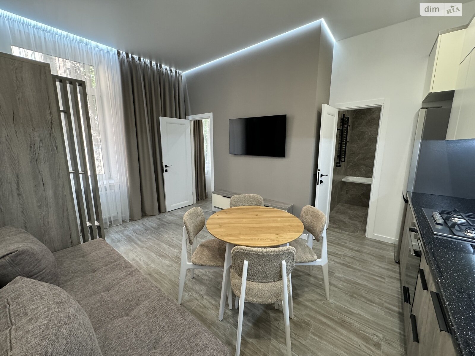 1-Bedroom Apartment near Polytechnic with Kitchen Studio