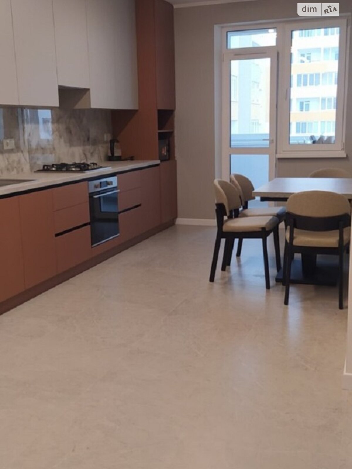 1-Room Apartment on Velichkovskogo Street, 4th Floor, West-Facing Windows