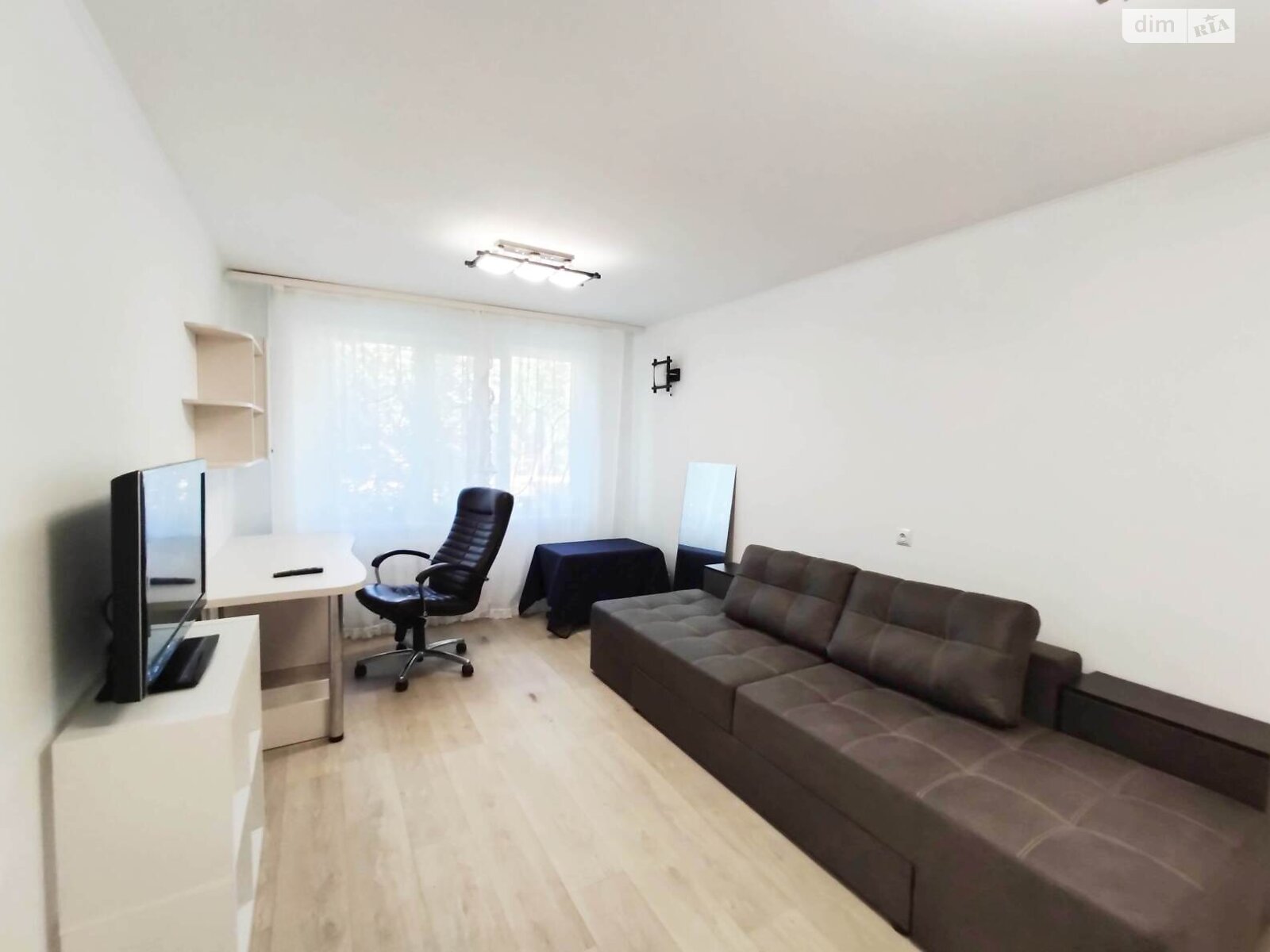 1-Room Apartment with Quality Renovation near Sedova Street