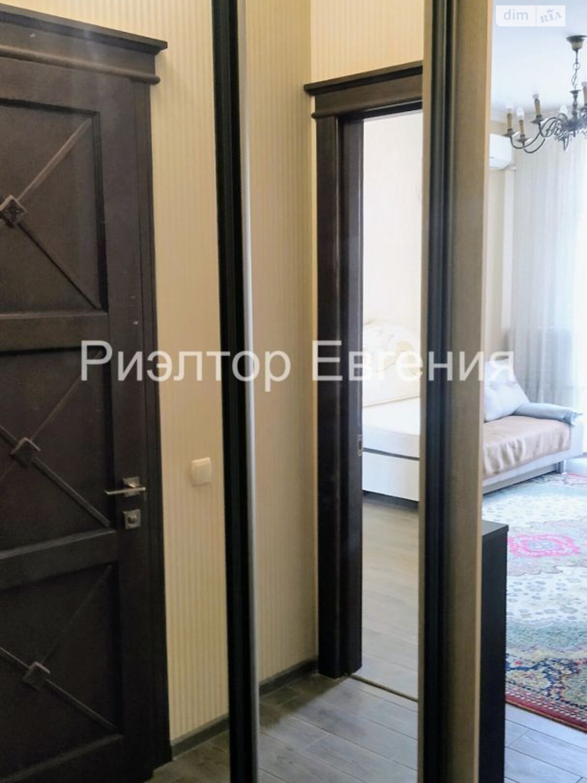 Center Studio with Kitchen and Bedroom, 40 sq m, Fully Equipped