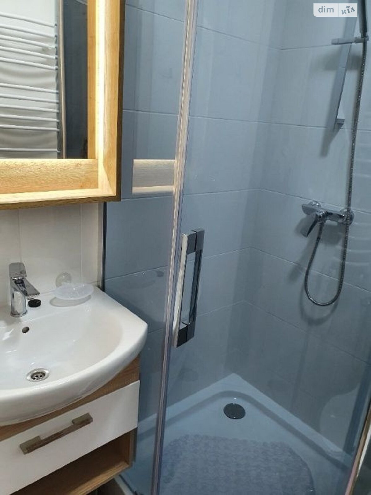 2-Level Apartment with Kitchen Studio, Warm and Spacious