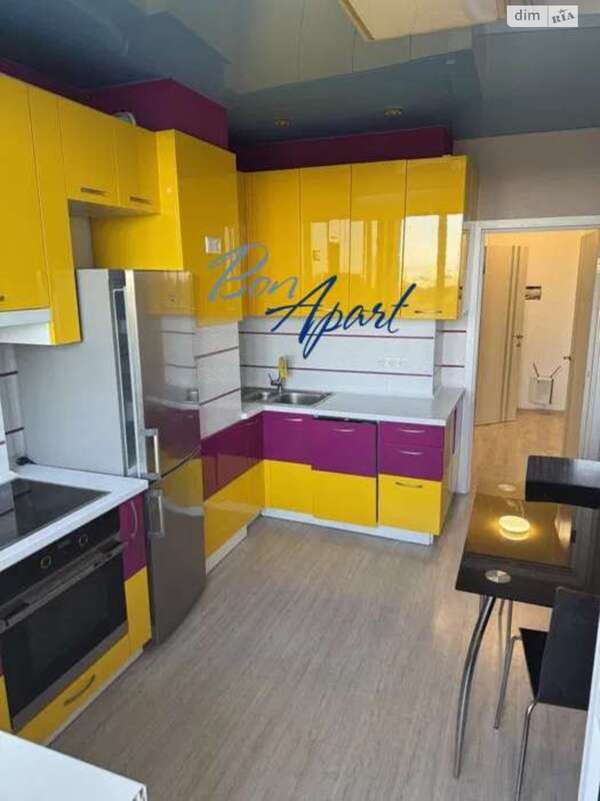 Solo Park Apartment with Modern Design and City View