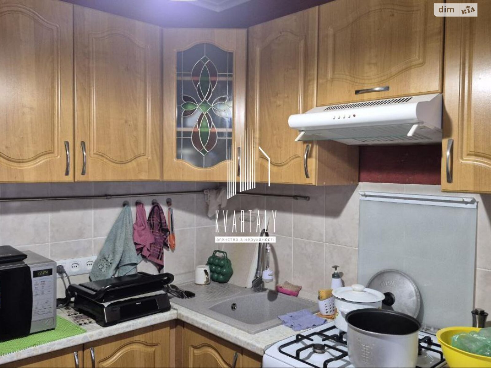 2-room apartment on Zdolbunivska Street, well-equipped and conveniently located