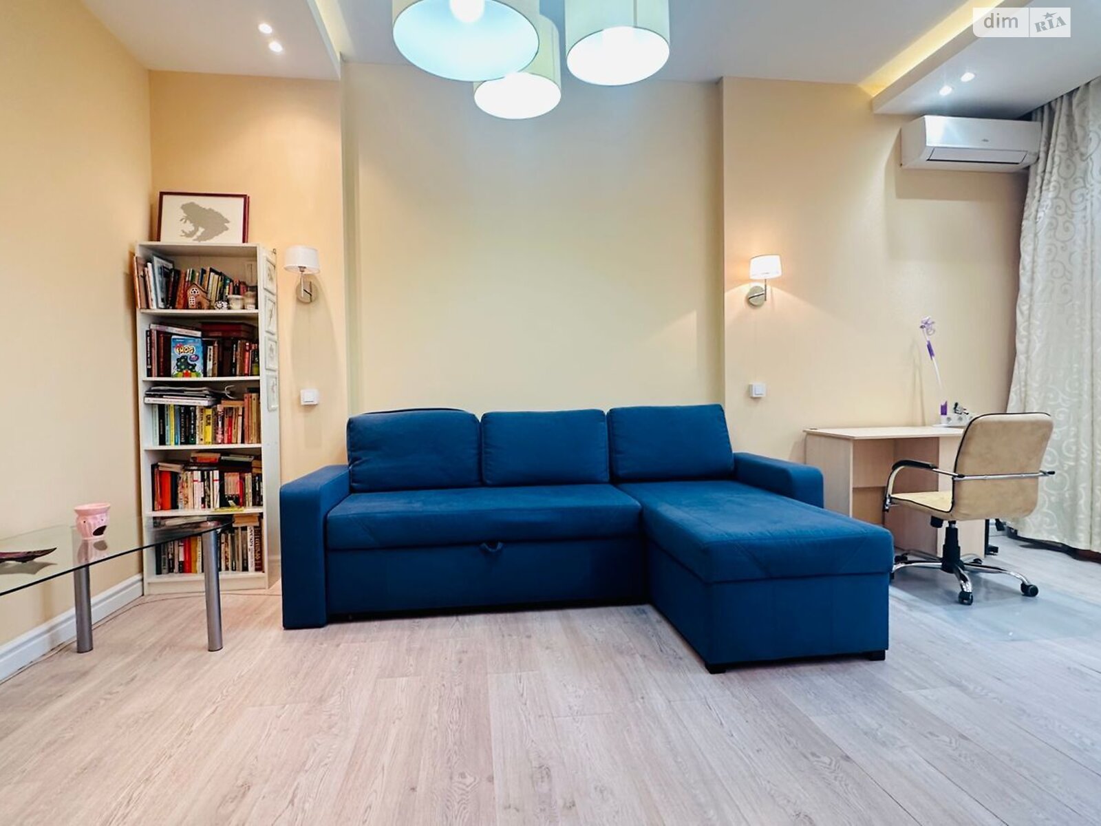 Bright, Quiet Apartment with Comfortable Design