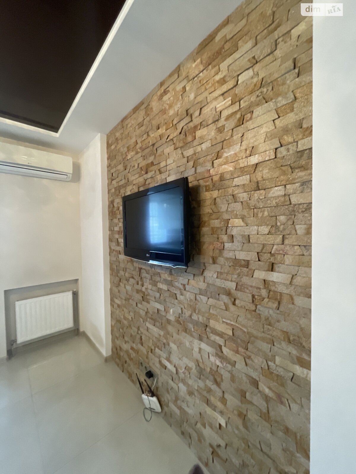 2-Room Apartment on 7th Floor with Designer Interior