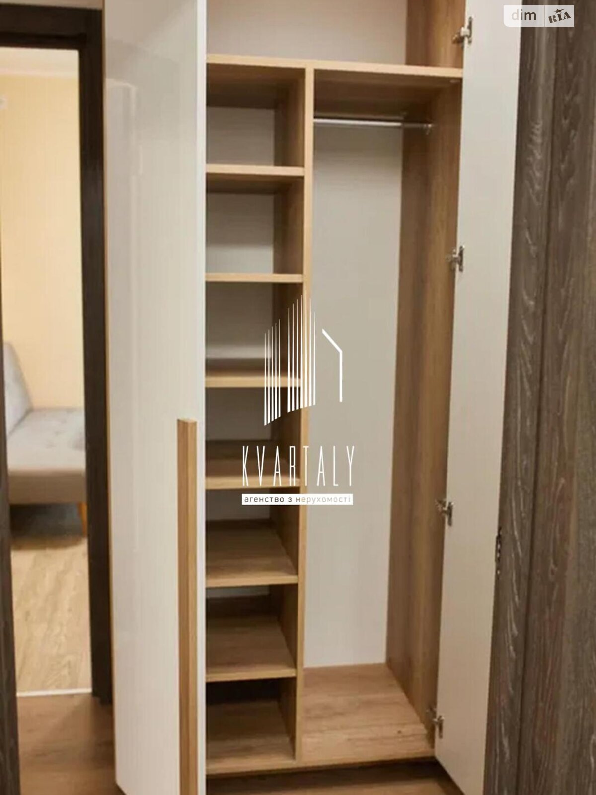 Spacious Apartment on Revutskogo Street with Modern Design and Full Amenities