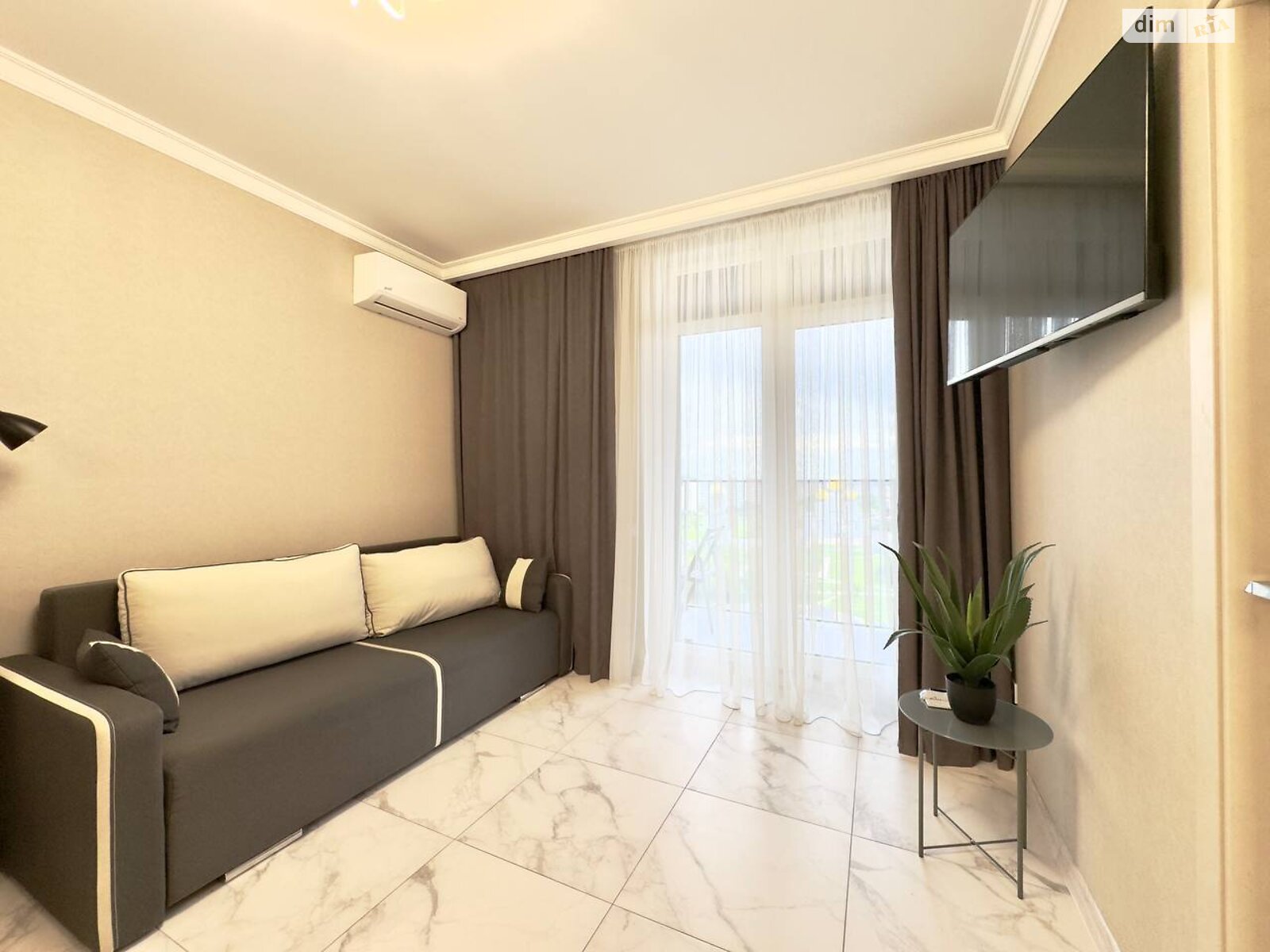 1-Bedroom Apartment in Avalon UP Complex with Balcony and City View