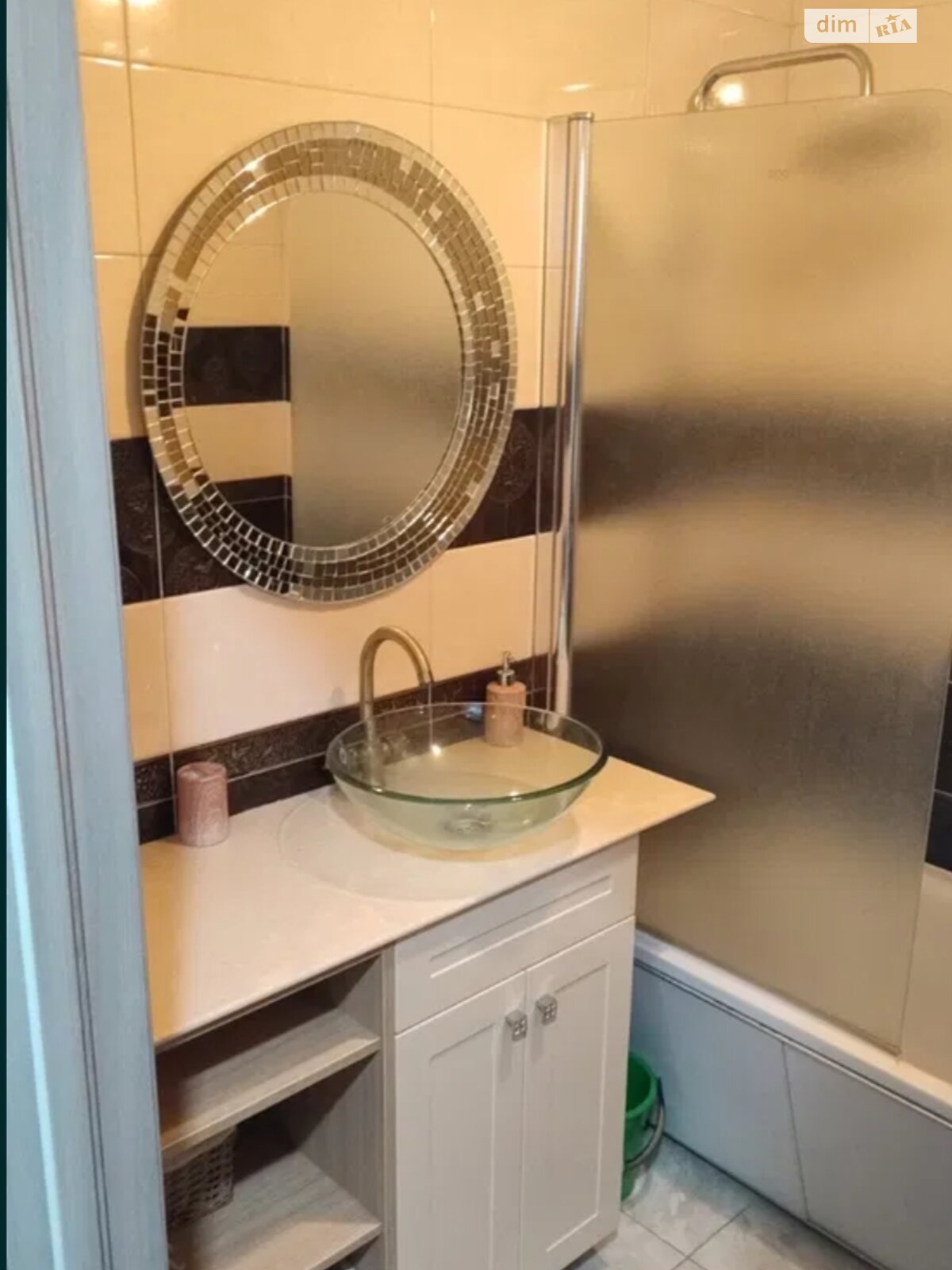 Quiet Neighborhood Apartment Near Park with Modern Amenities