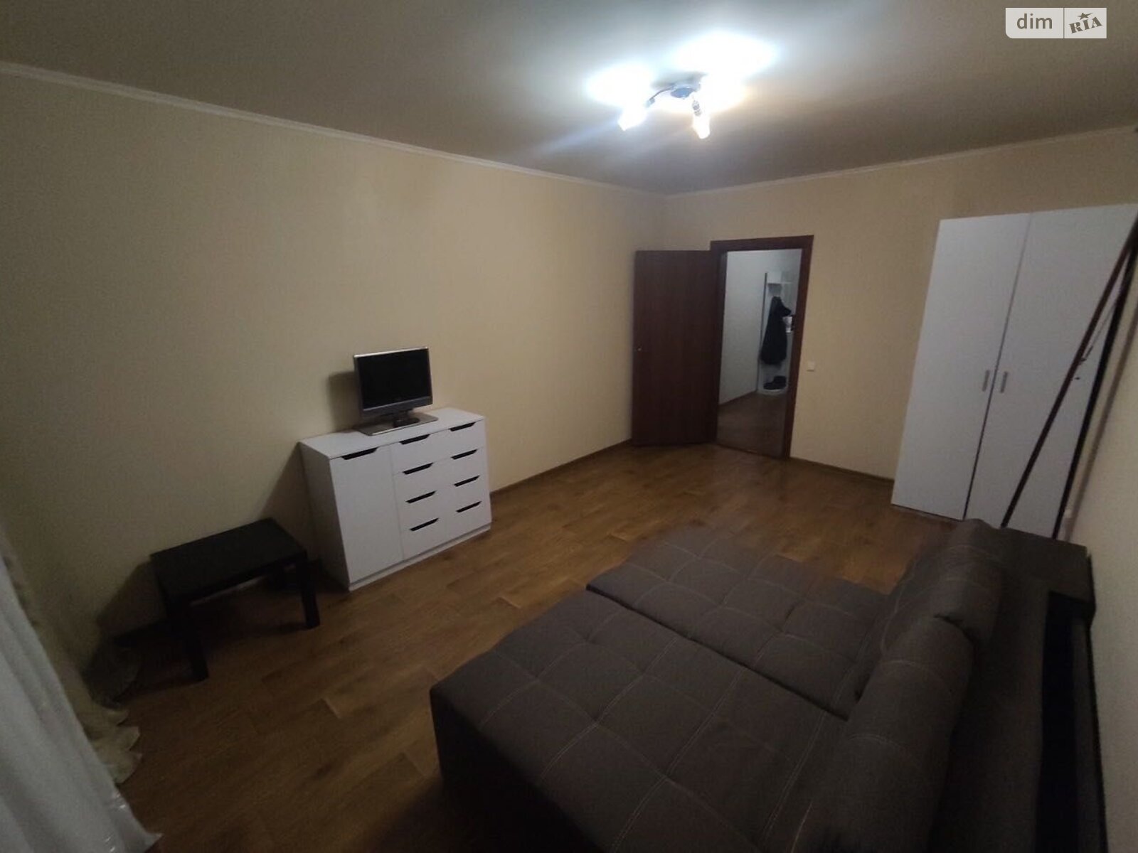 1-bedroom apartment in Navigator Complex, bright and spacious