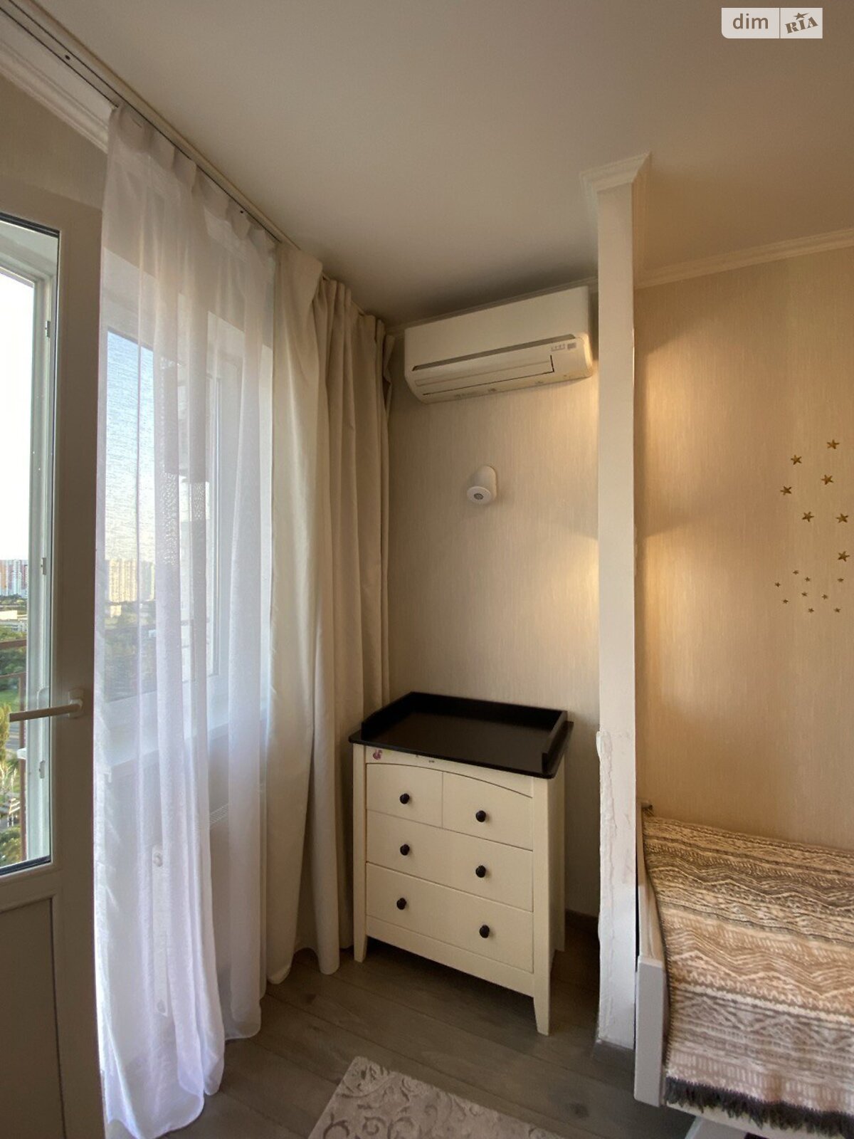 Modern 1-bedroom apartment with workspace, near Perovsky Complex