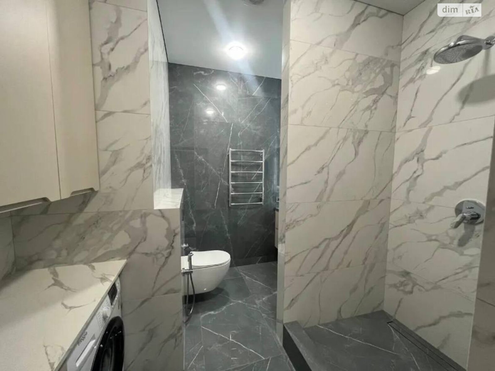 3-Room Business Class Apartment in Geneva Complex
