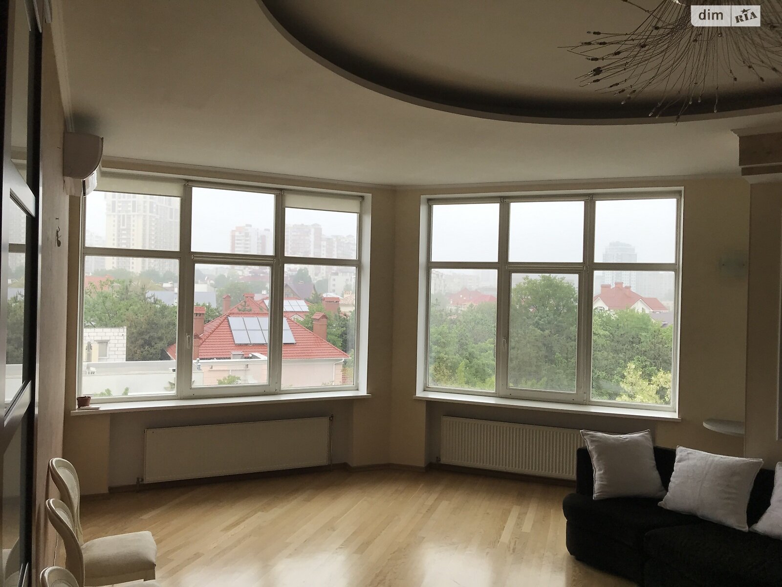 Spacious Bright Apartment with Panoramic City Views