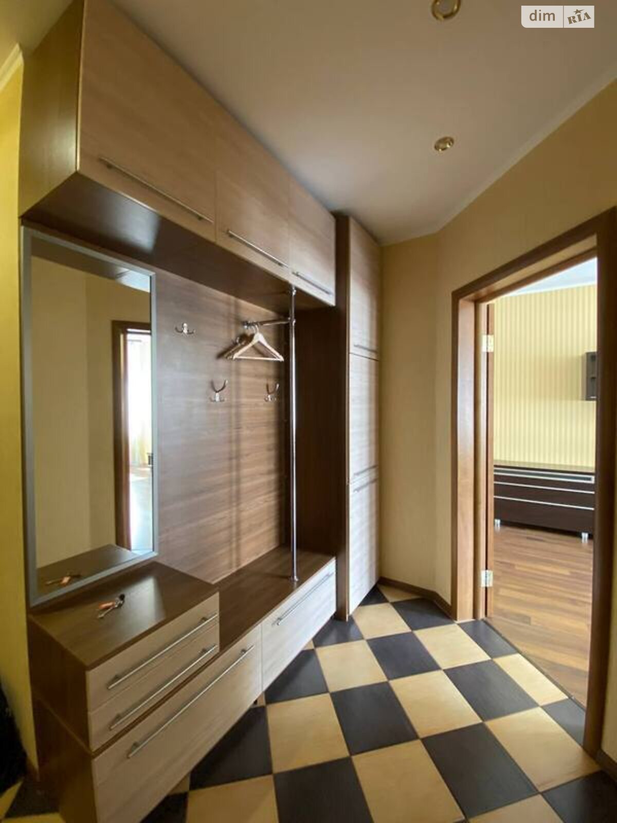 Cozy 1-bedroom apartment near River Mall and Poznyaki metro