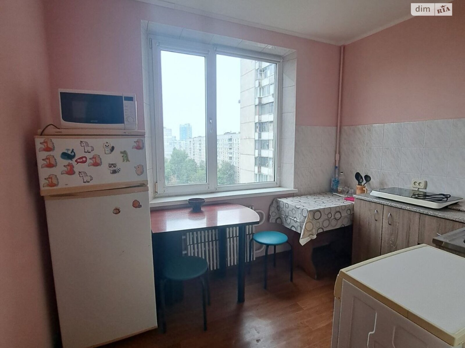 1-Room Apartment on Saltkivka, Near Metro