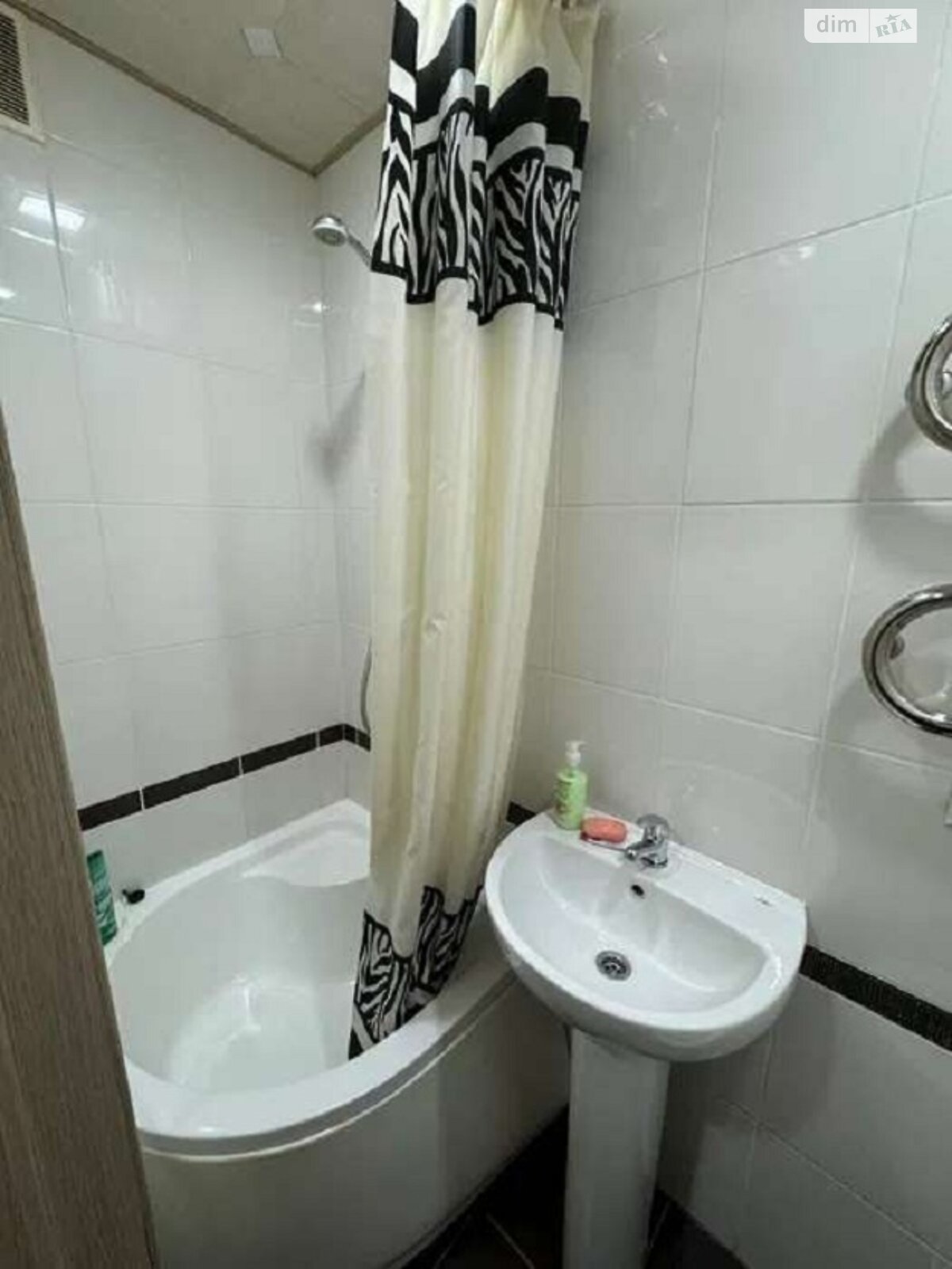 Cozy 1-Room Apartment Near Zhytomyrska Metro