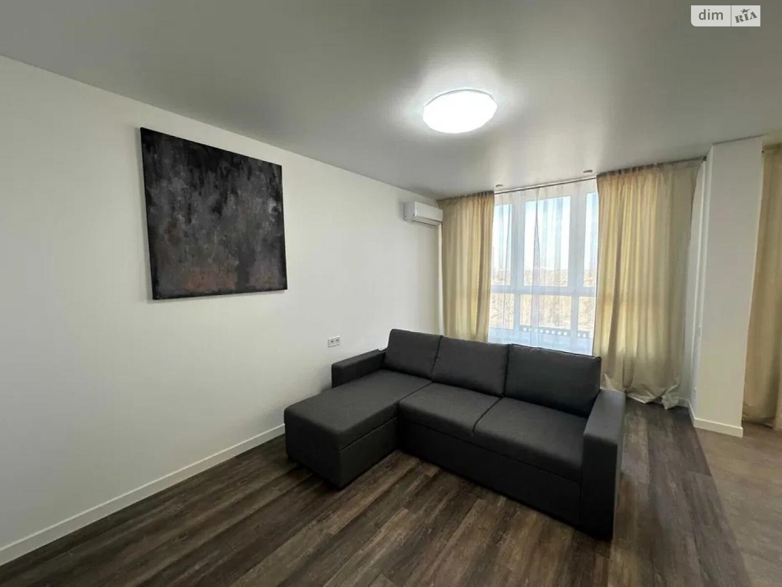 3-bedroom apartment in DOCK 32 residential complex with Dnieper view
