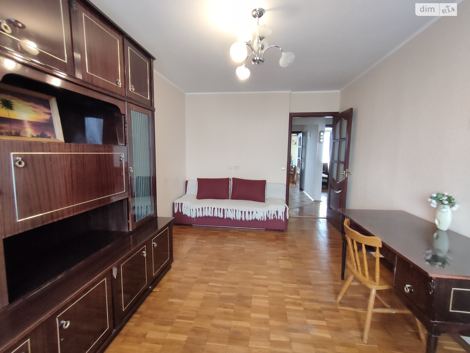 3-Room Apartment in Svyatoshin District, Yuzhnaya Borshchagovka