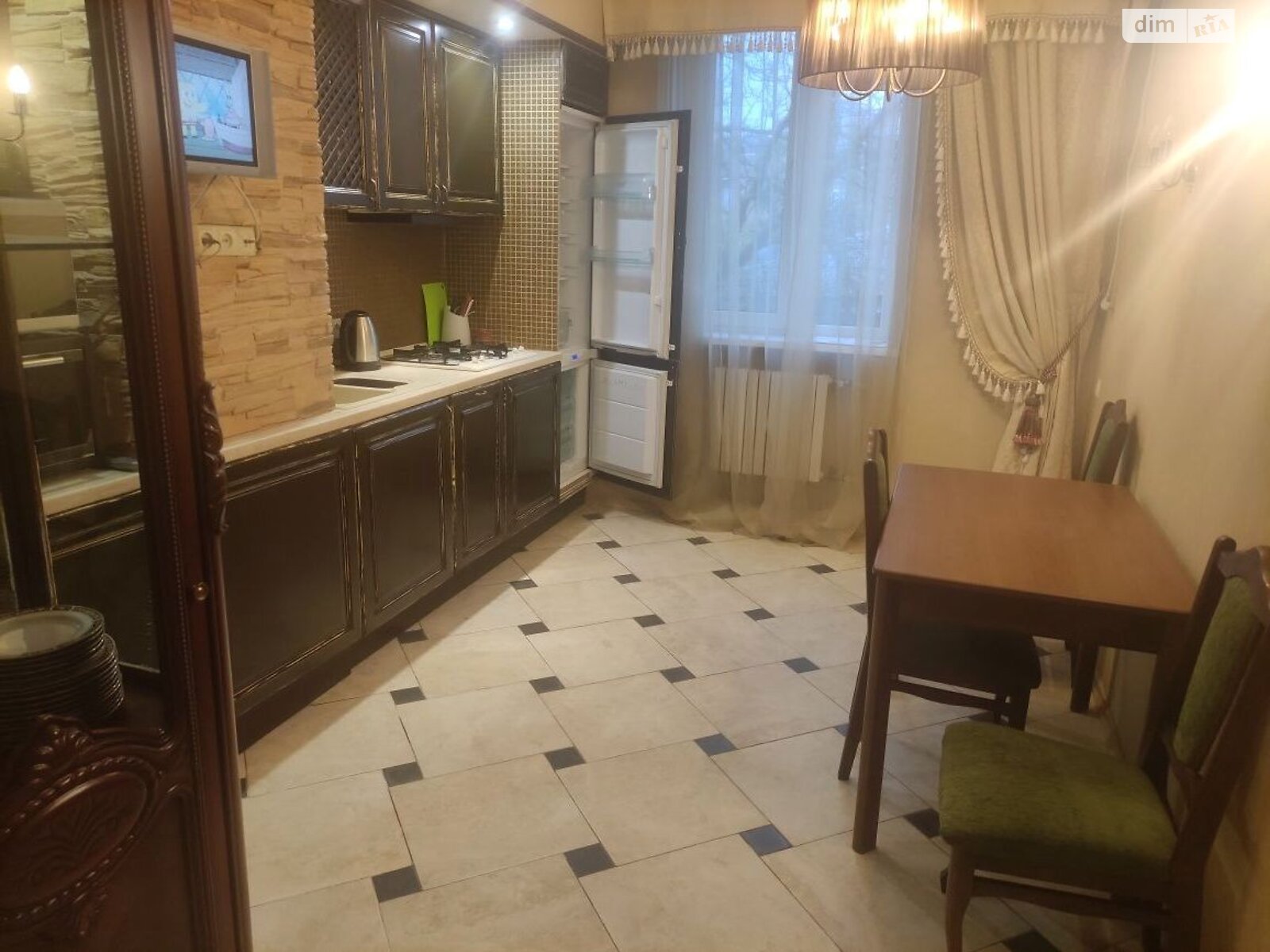 2-Room Apartment on Vernadsky Street, Brick House, High Ceilings