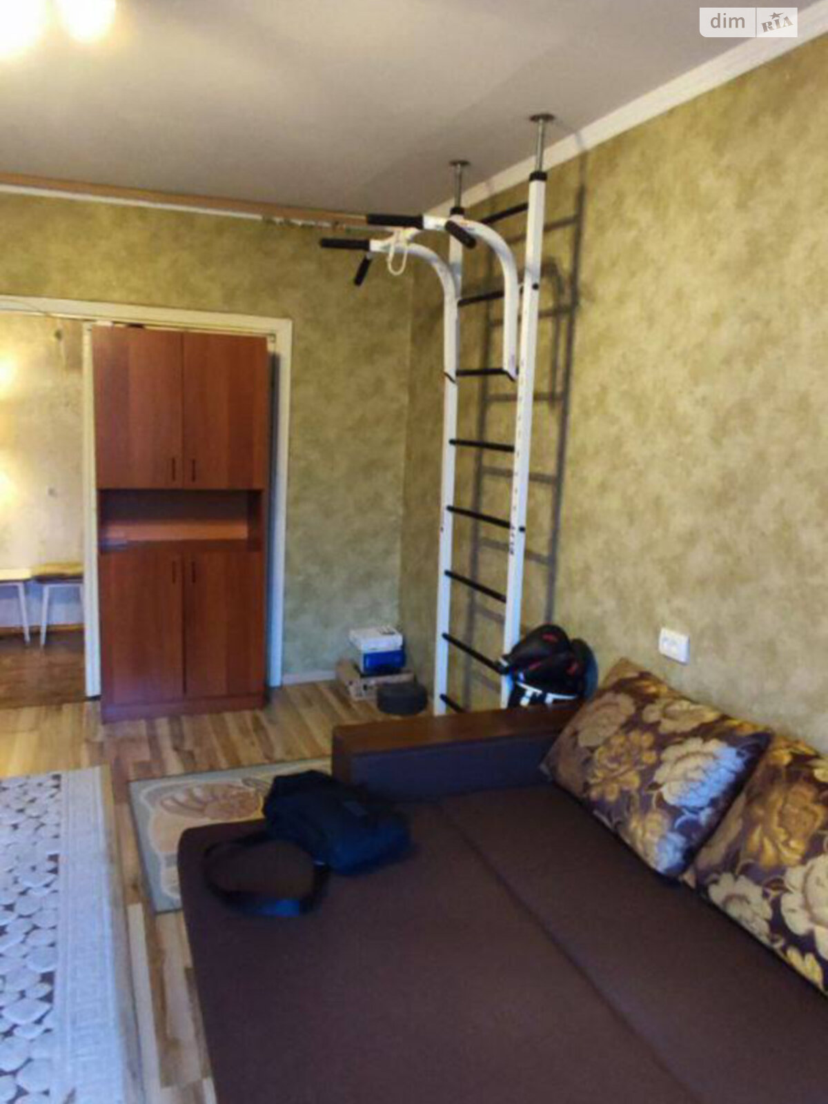 3-Room Apartment in Southwest Area with Central Heating