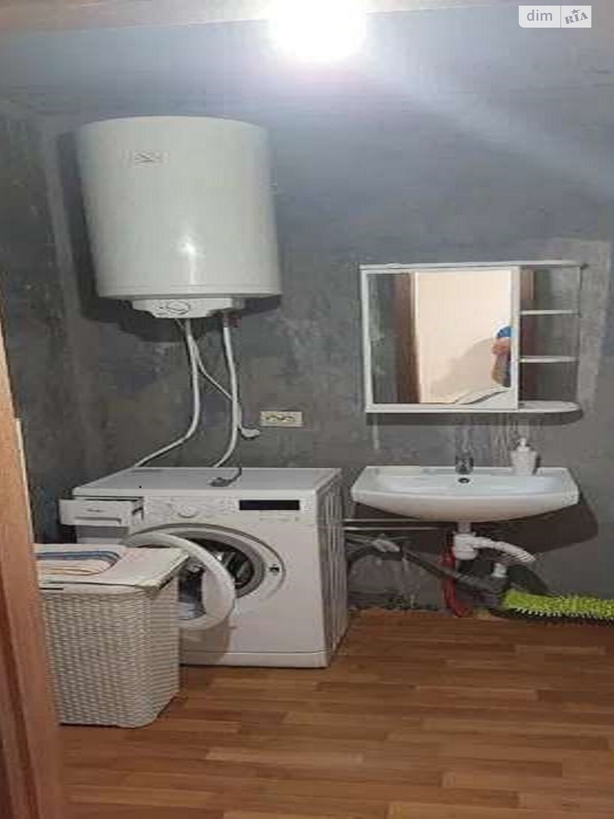 1-bedroom apartment near Kharkivska metro, with lake and park nearby
