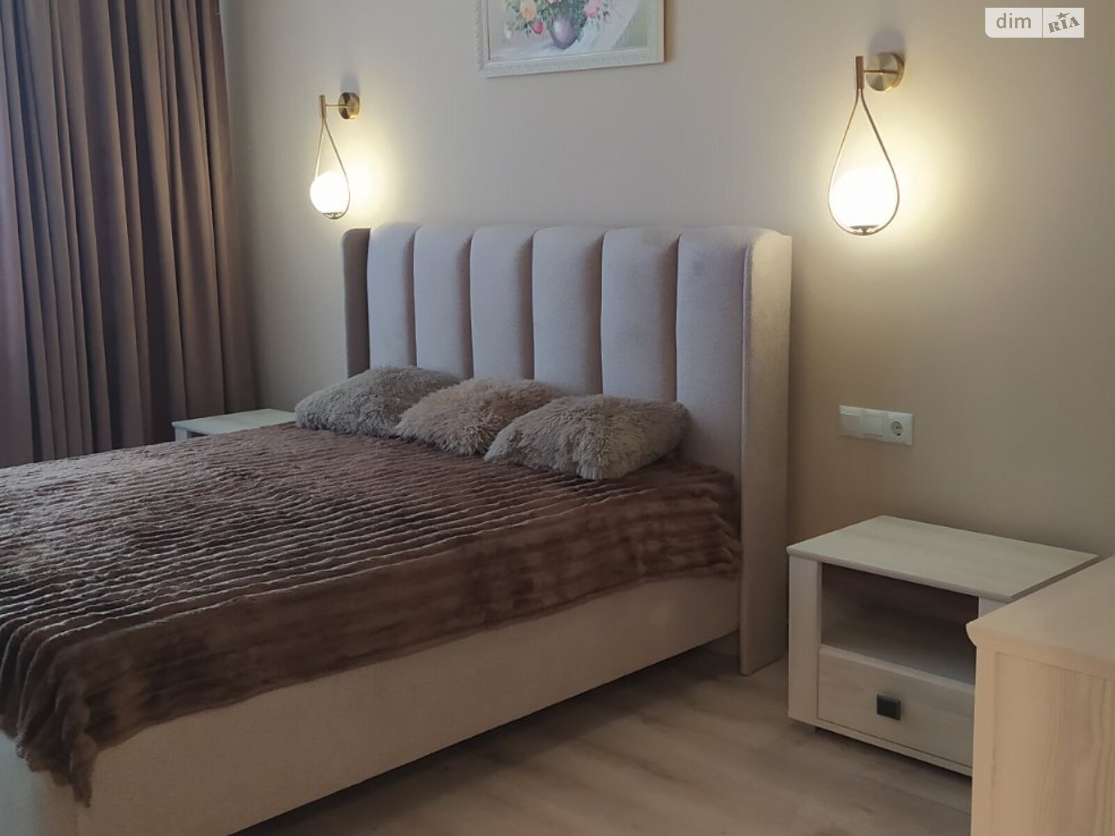 1-Room Apartment on Velichkovskogo Street, 4th Floor, West-Facing Windows