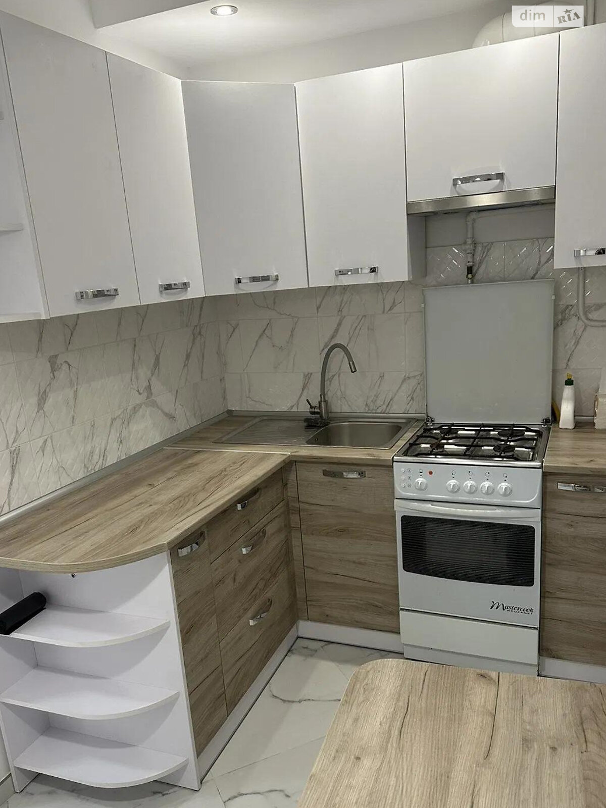 One-bedroom apartment with good renovation, fully furnished