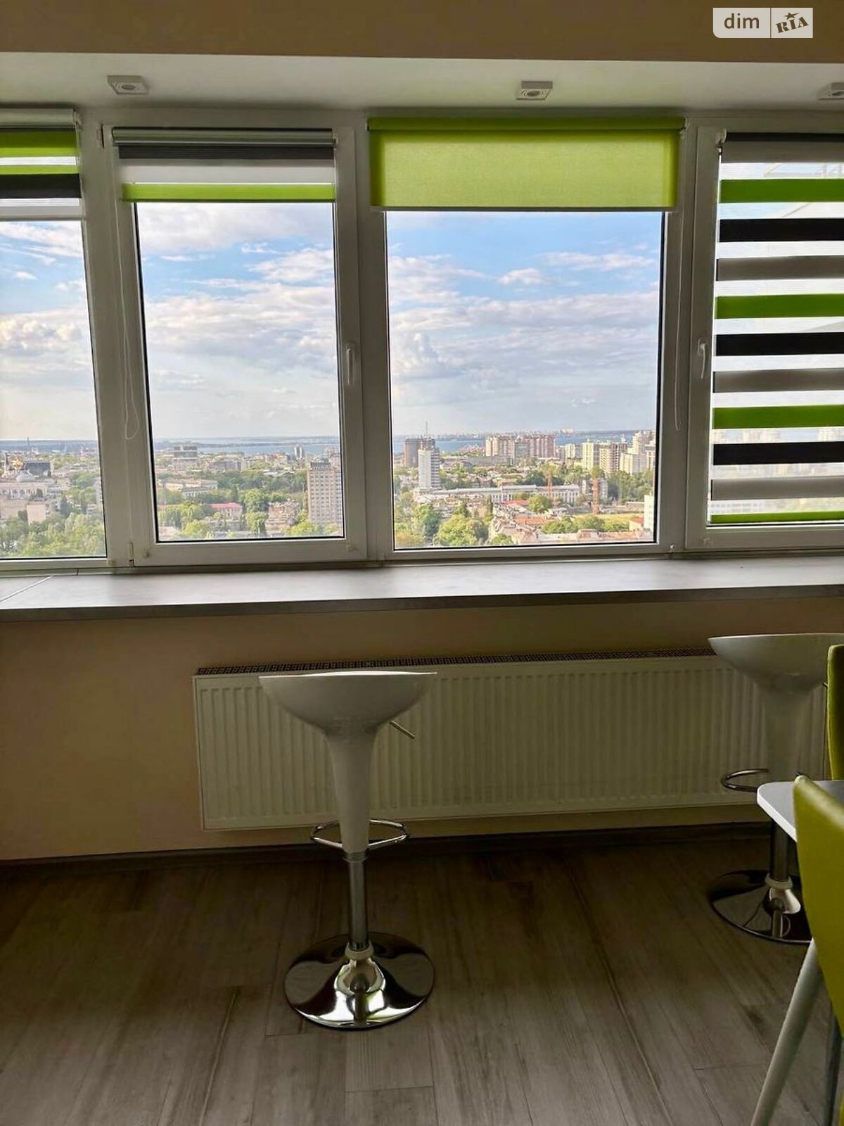 2-Room Apartment in Mandarin Complex, 25th Floor, Sea View