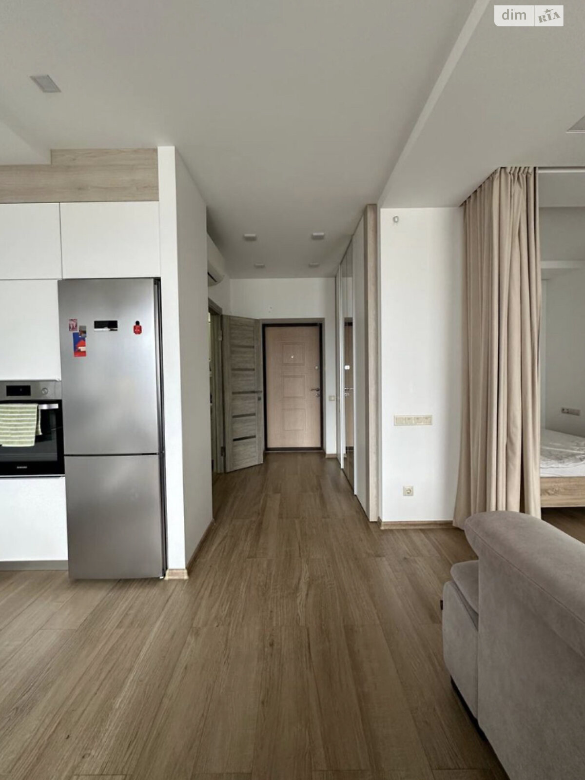 Spacious Studio Apartment in City Center with Modern Amenities