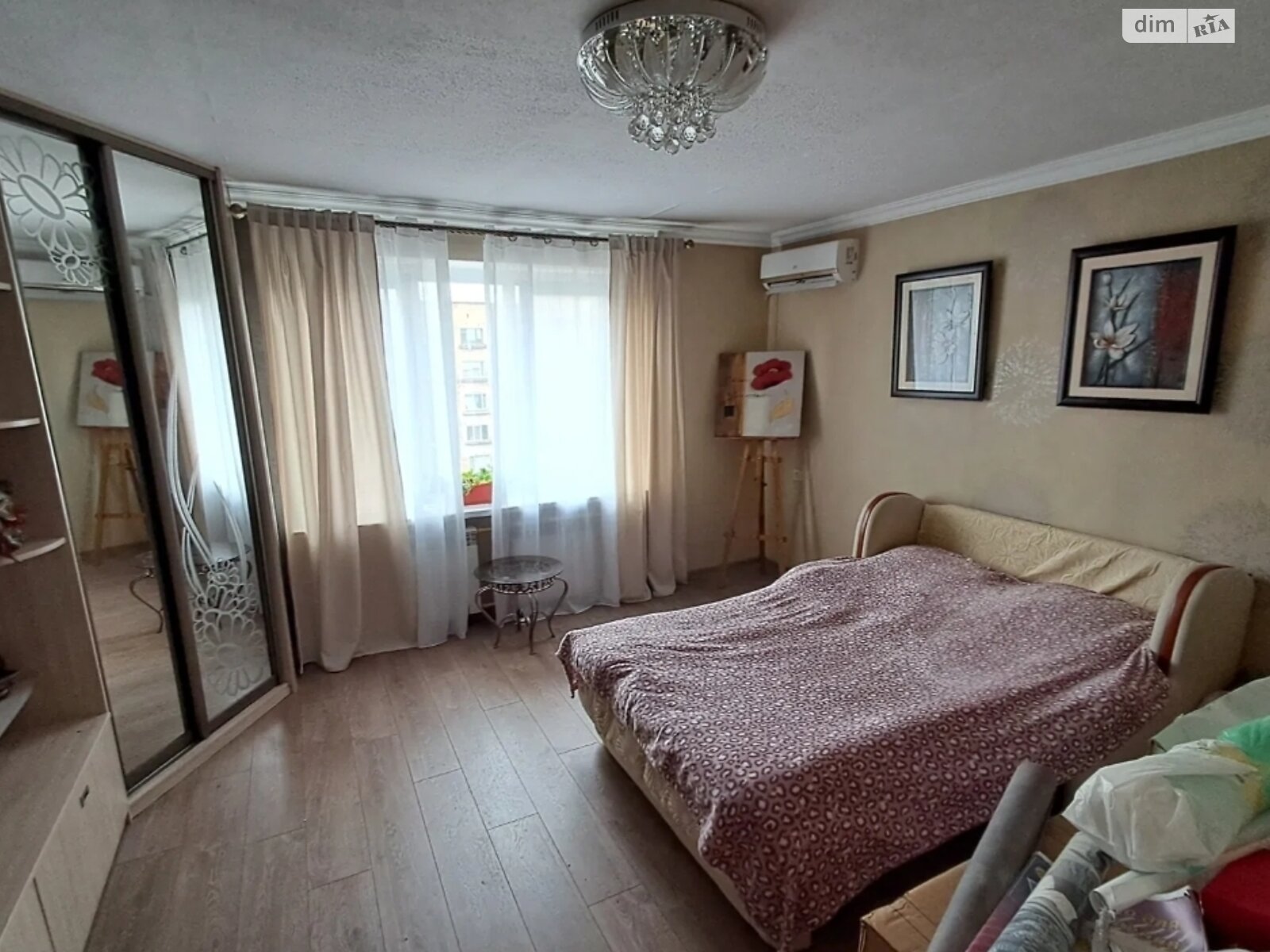 Cozy apartment with modern renovation and full amenities