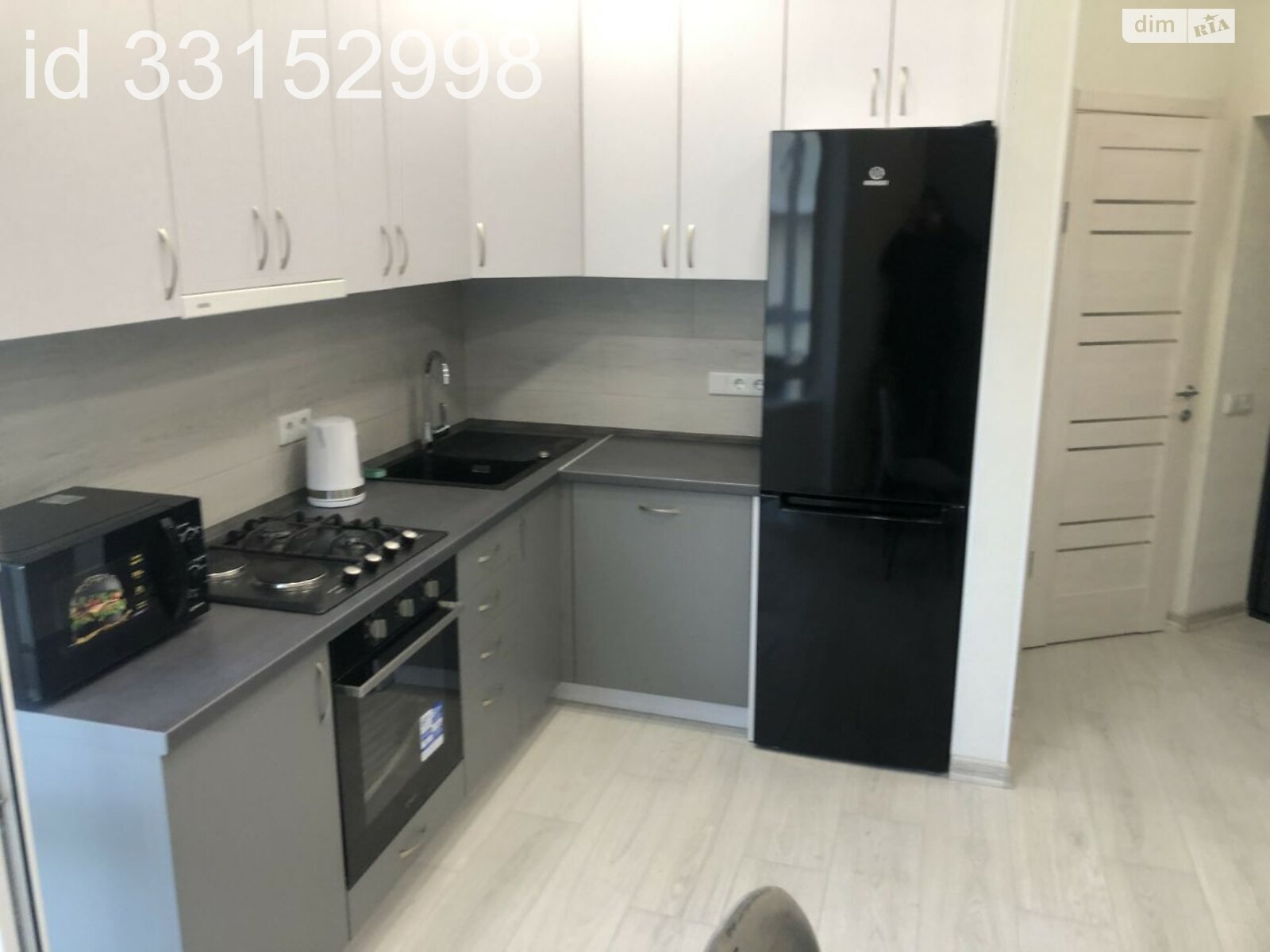 1-Bedroom Apartment in Mandarin Complex, Voloshkova Street