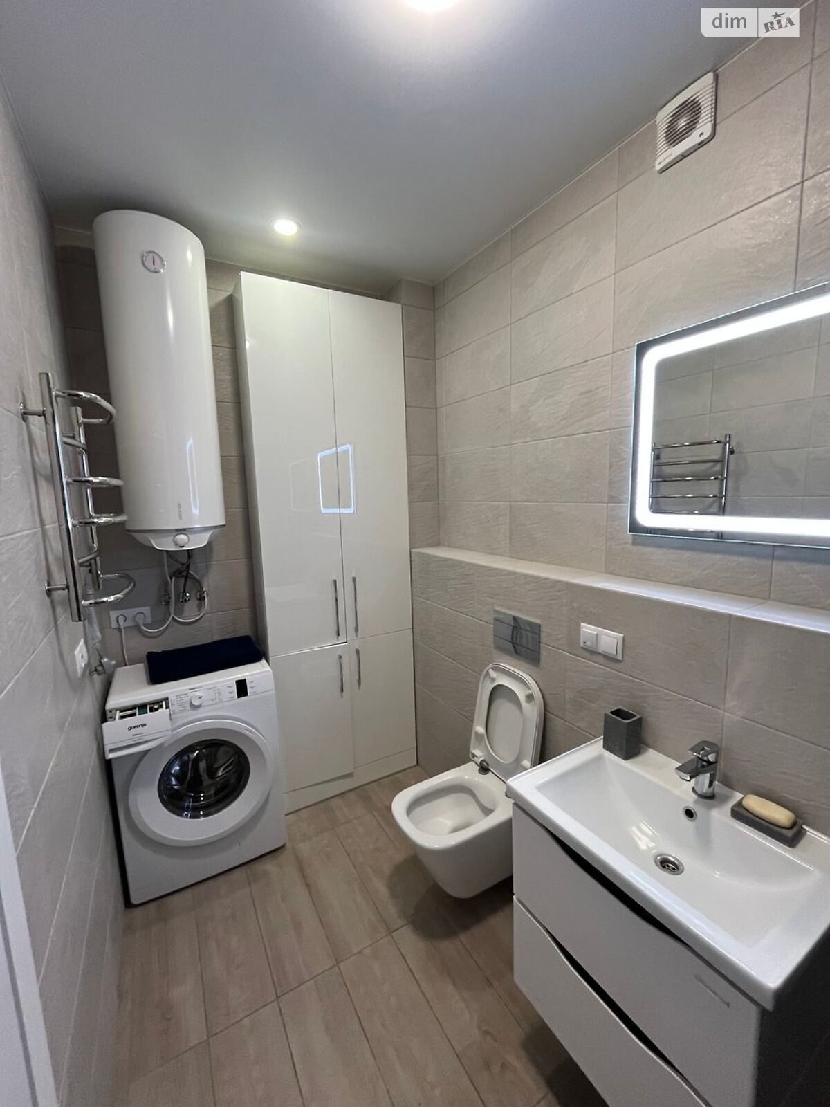 Two-room apartment in Adamant complex, 23rd floor with modern design