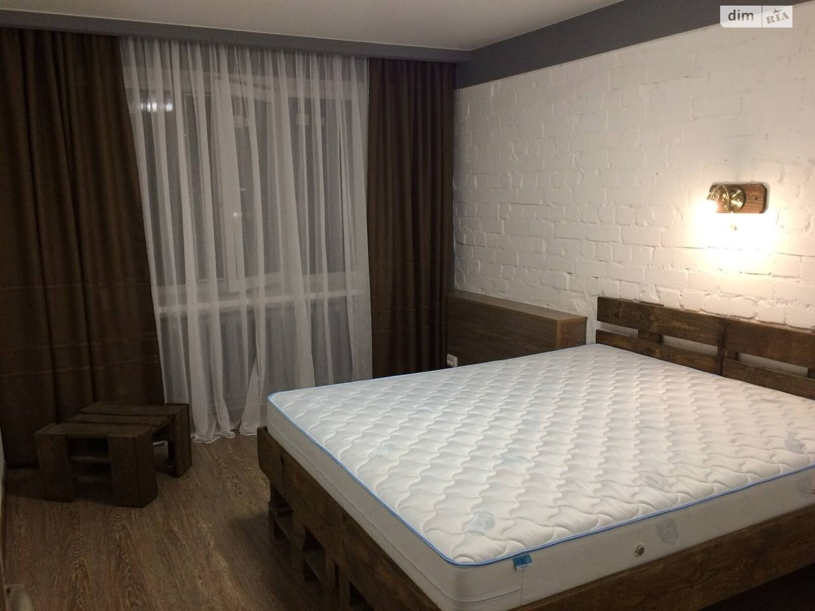 2-Room Apartment near Slavutych Park, Comfortable Modern Rental
