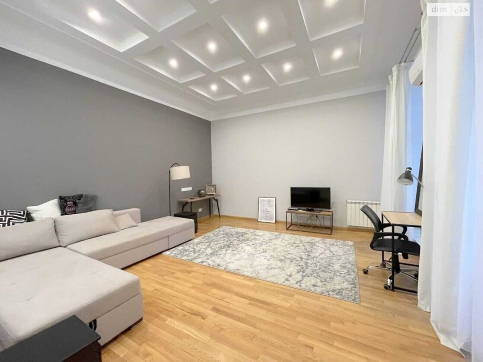 2-Room Apartment on Beresteysky Avenue, Fully Furnished