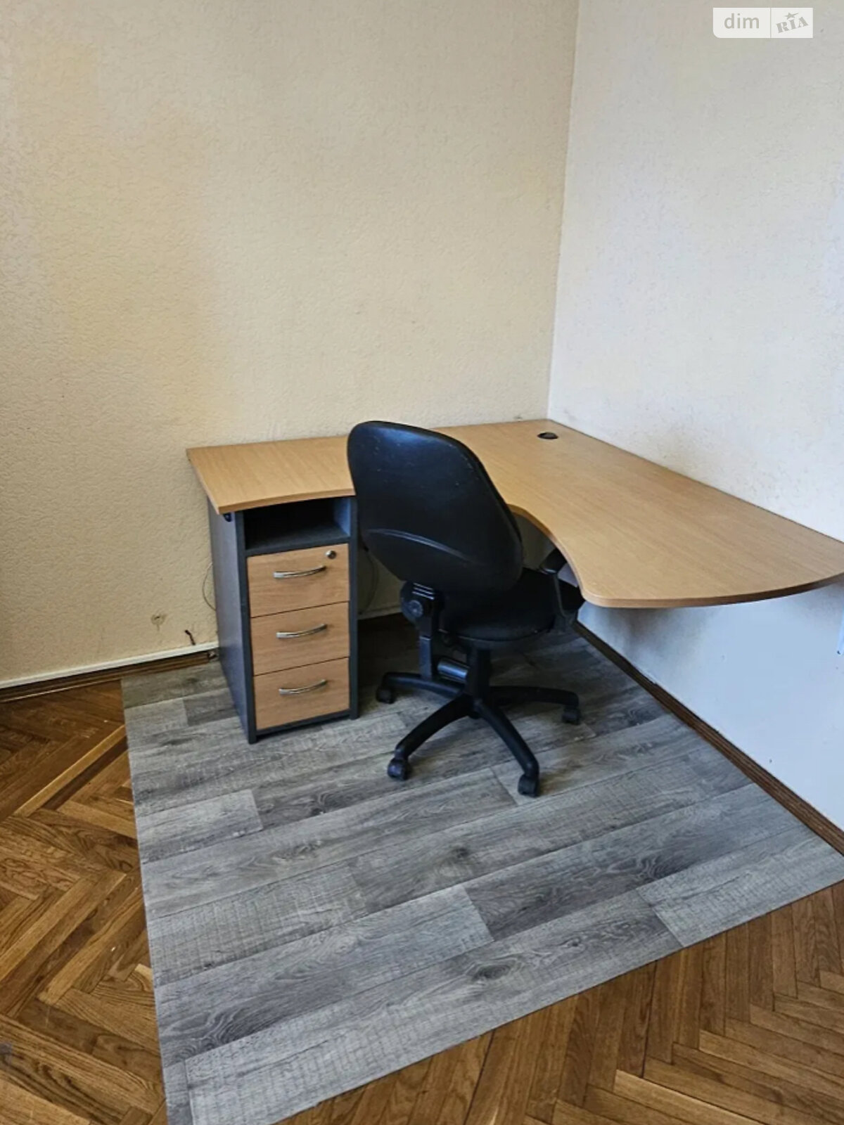 Two-room apartment with separate rooms, parquet floors, and balcony