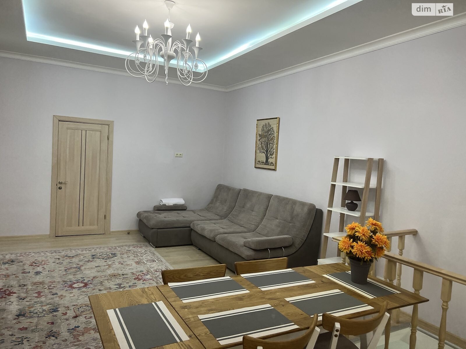 3-Bedroom Duplex Apartment on Sofievskaya Street