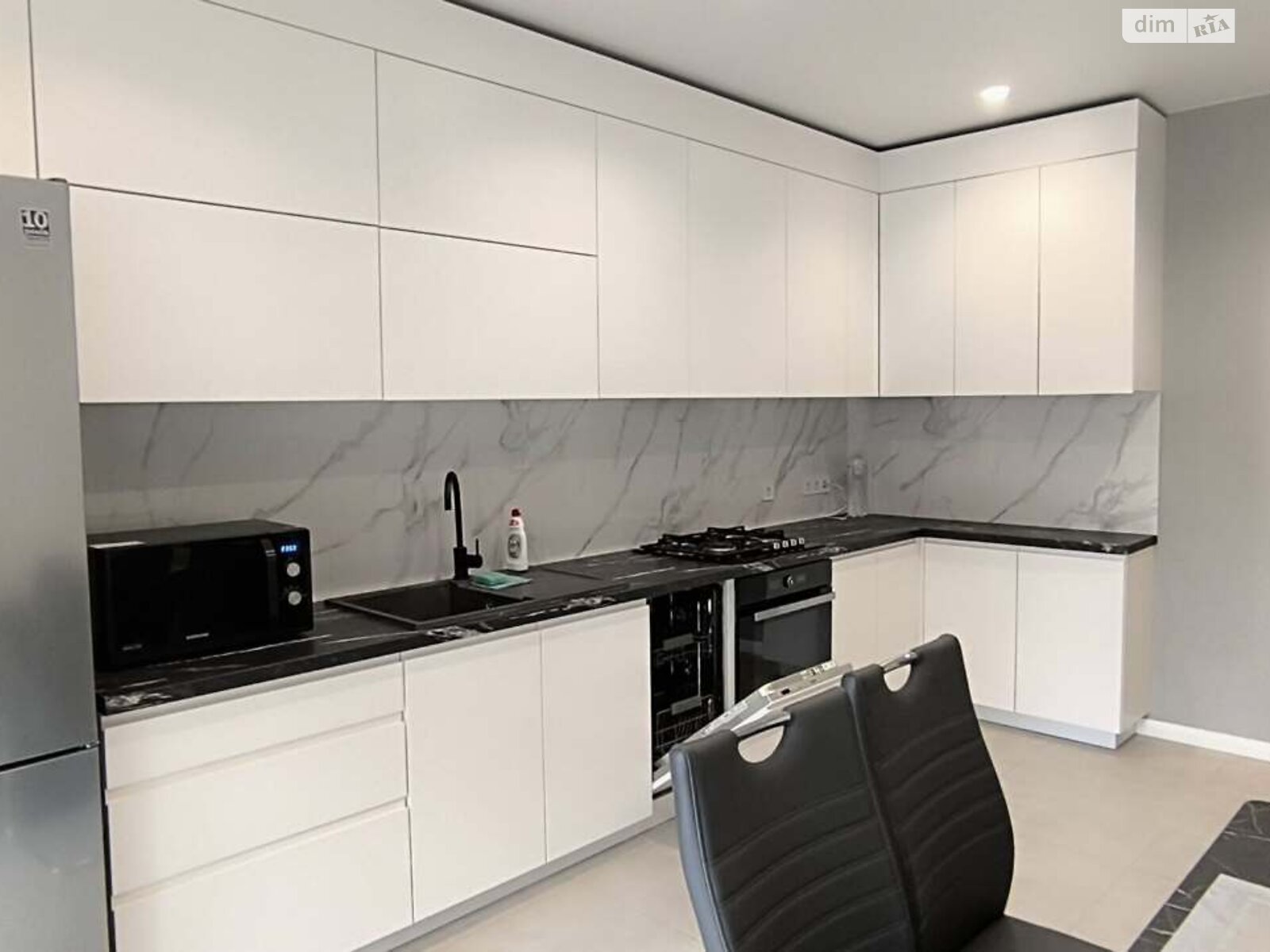 2-Bedroom Apartment in Barcelona Complex, Zamarstynovska Street