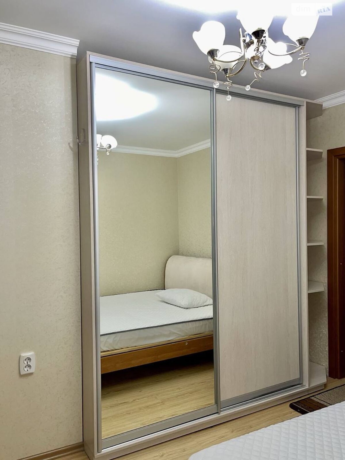 1-Bedroom Apartment near Plaza Park with Modern Amenities