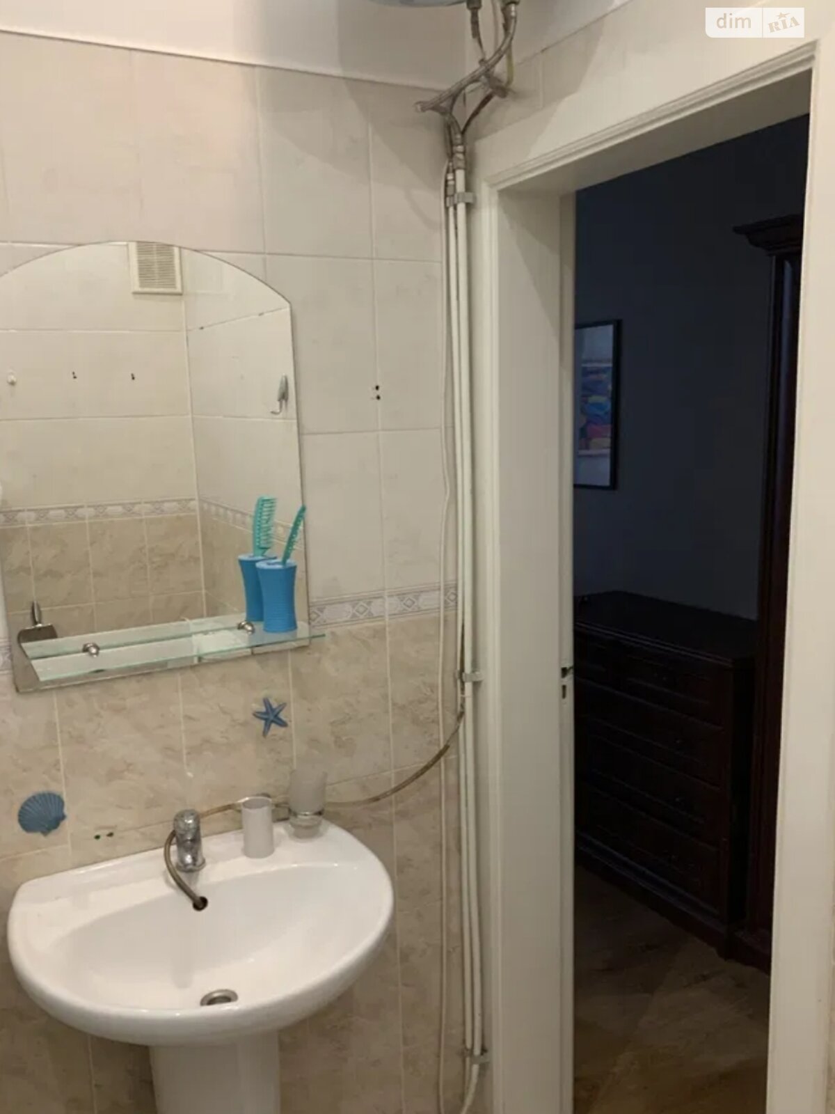 Central apartment with quality renovation and everything you need