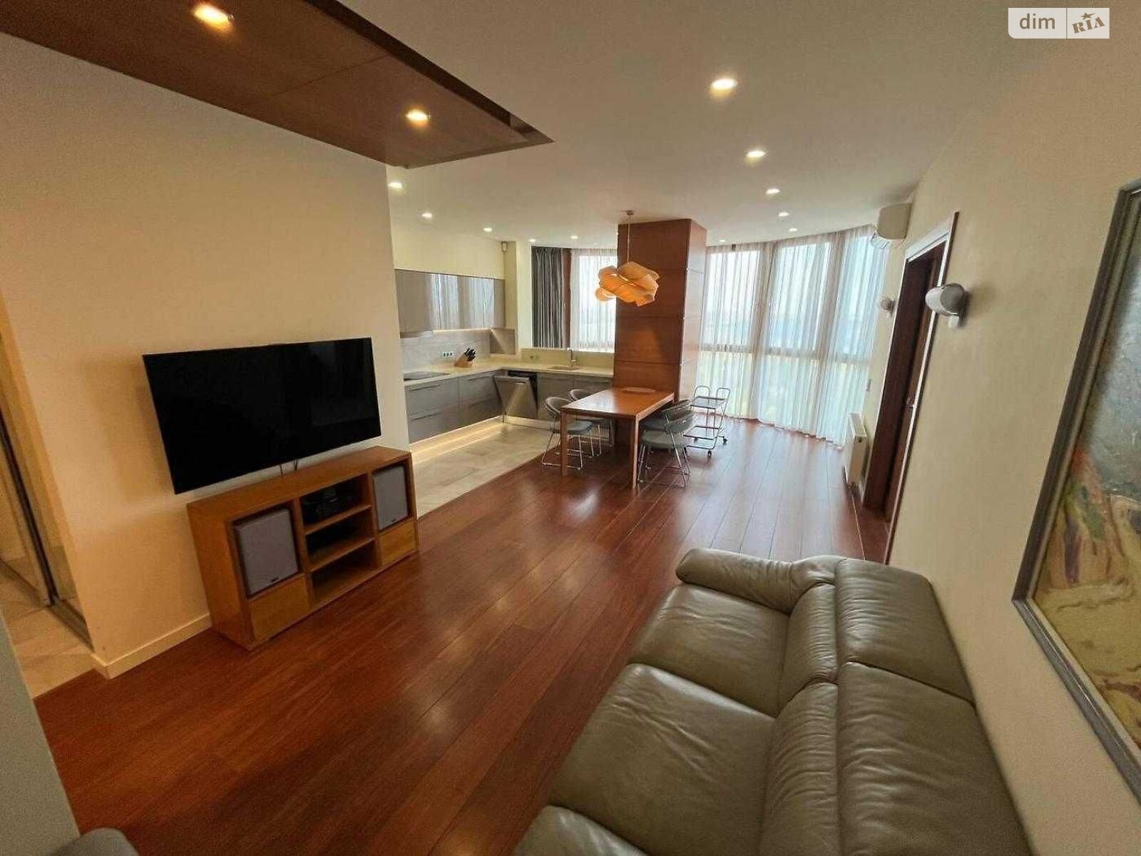 2-Room Apartment near Natalka Park with Dnipro River View