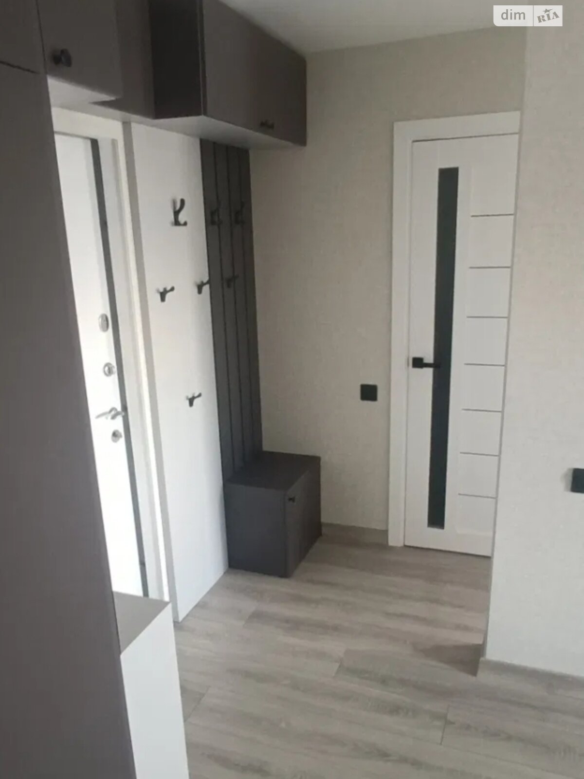 Spacious Sunny Apartment Near Dnipro Metro, Close to City Center