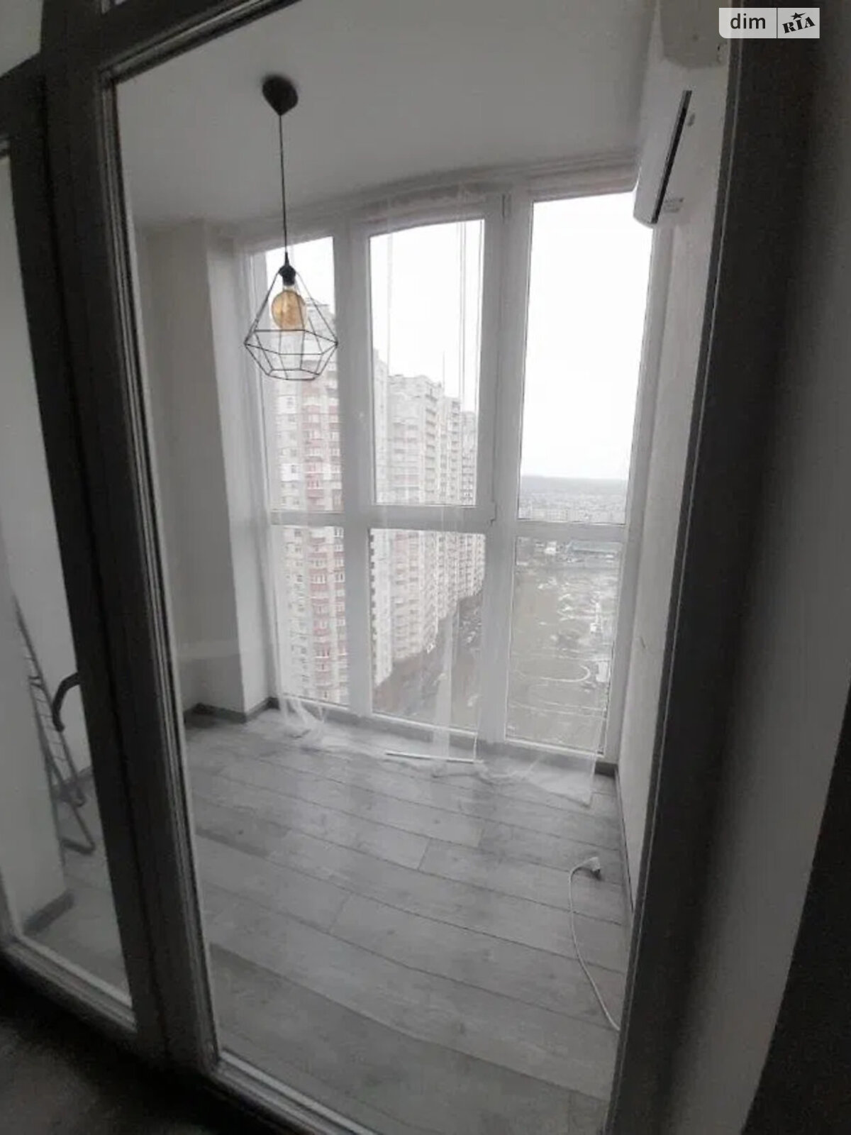 1-Bedroom Apartment in Yaskravyi Complex, 19th Floor, Fully Furnished