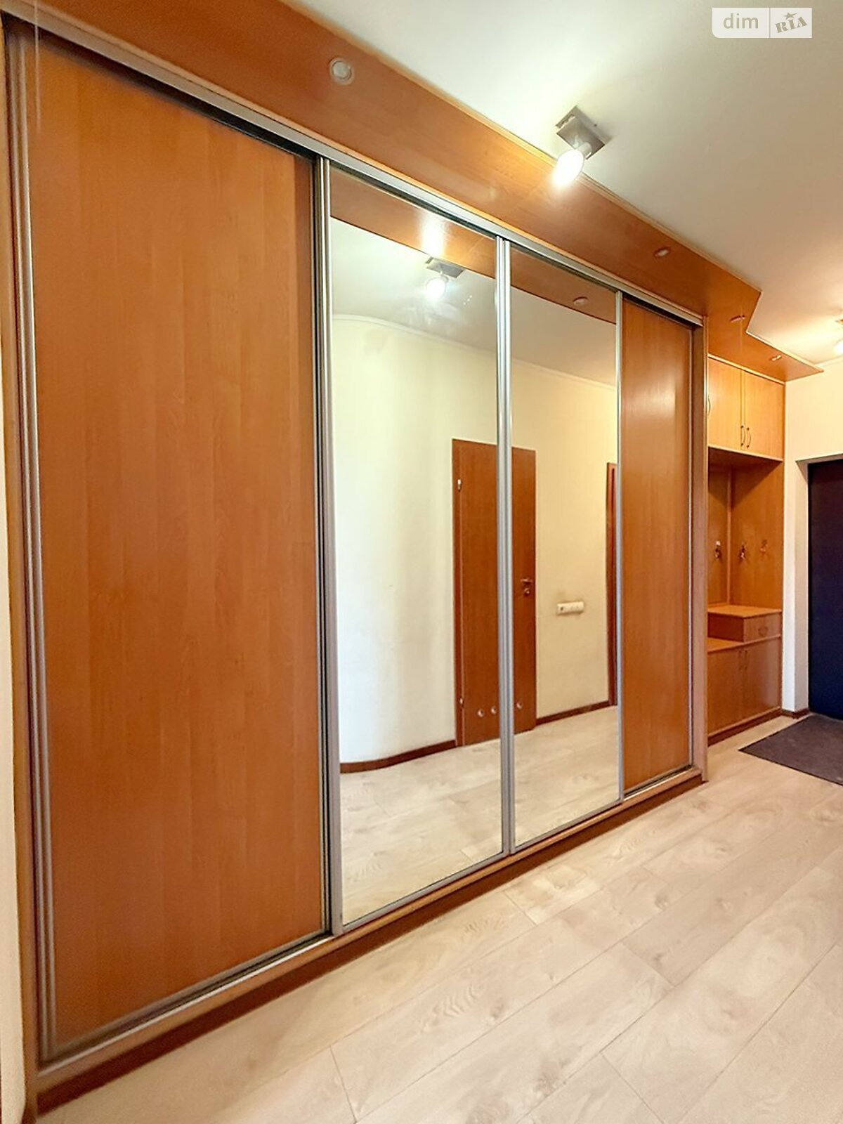 Cozy 1-Room Apartment on Akhmatova Street with Modern Amenities