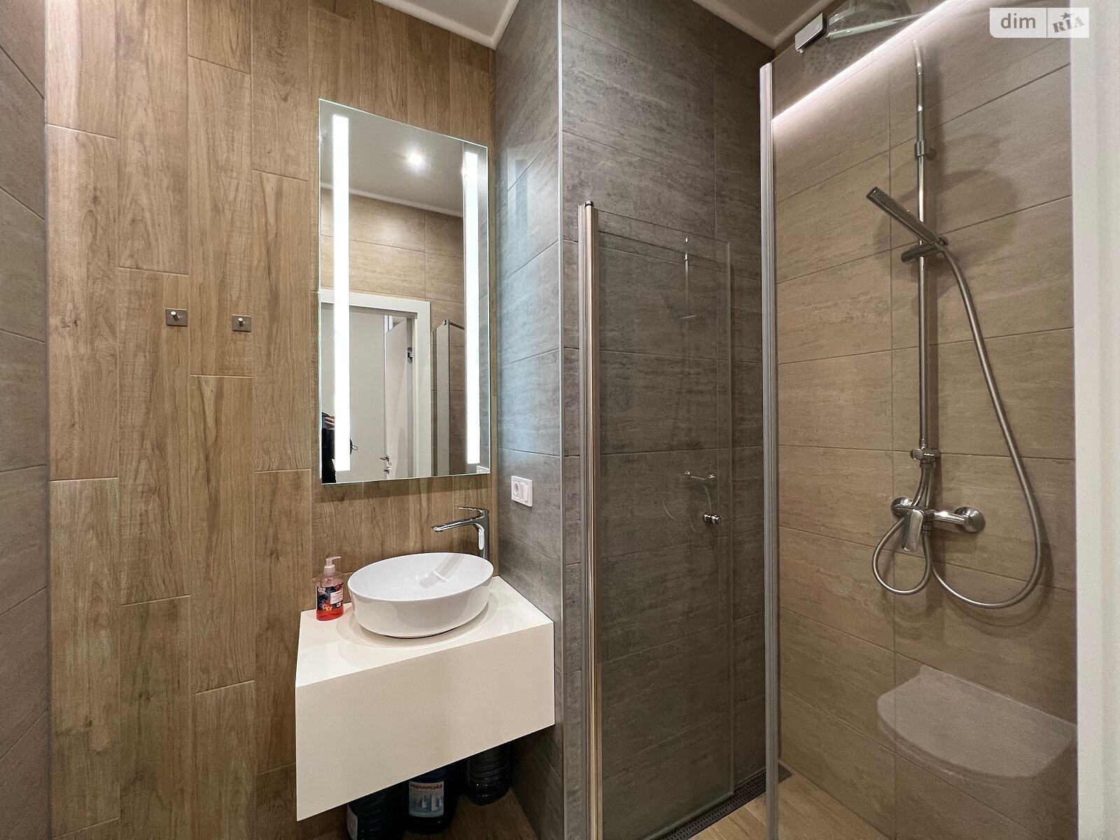 Spacious 3-Bedroom Apartment with Modern Design
